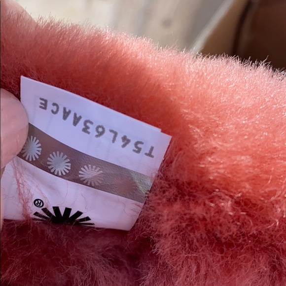 UGG - Picture 9 of 13